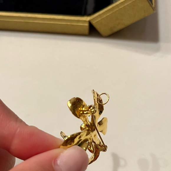 La Belle Collection 24k Gold Brooche - Picture 8 of 14